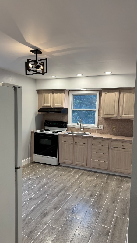 137-139 E High St in Coaldale, PA - Foto de edificio - Building Photo