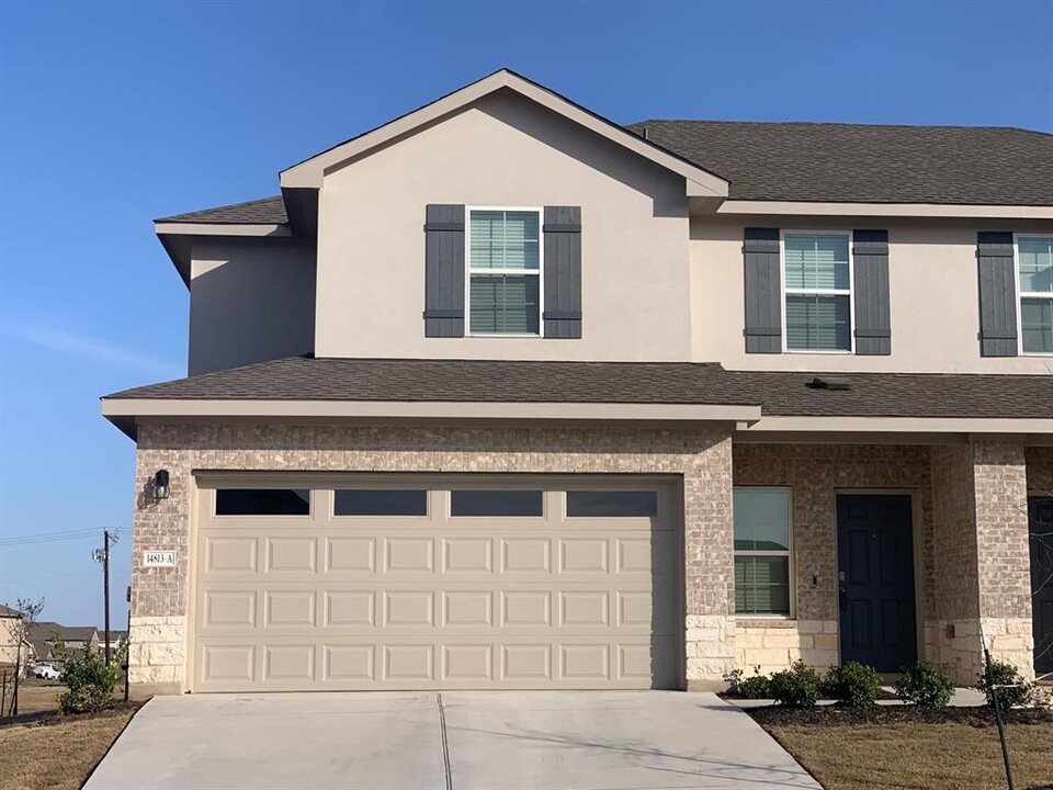 14813 Grey Ghost Wy in Manor, TX - Building Photo