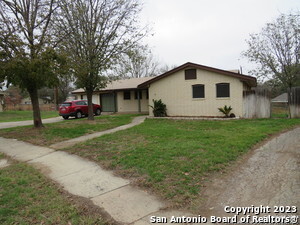 331 Trafalgar Rd in San Antonio, TX - Foto de edificio - Building Photo