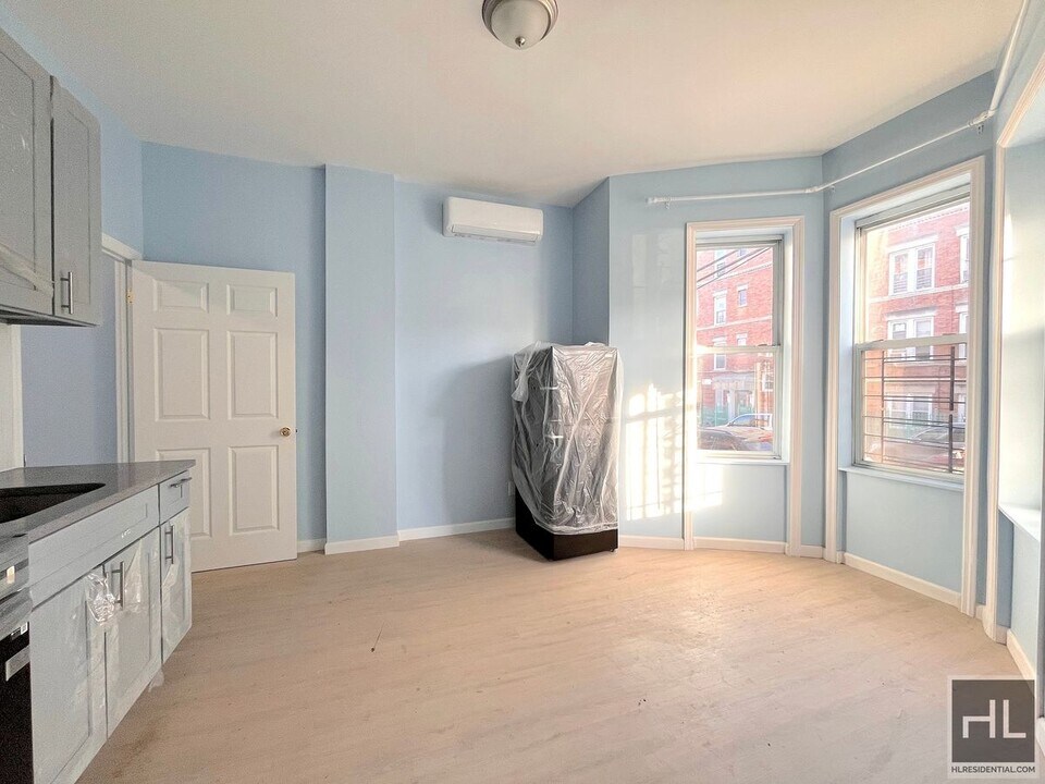 14-29 26th Ave-Unit -1B in Queens, NY - Building Photo