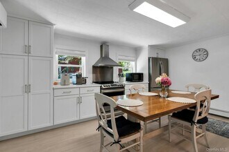 107 Sebonac Rd in Southampton, NY - Foto de edificio - Building Photo