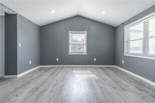 14530 Dodge Ave in Sackets Harbor, NY - Building Photo