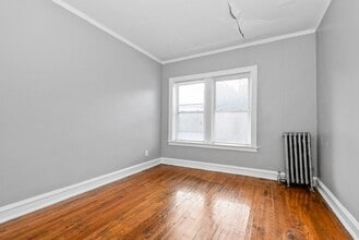 8139-8145 S Maryland Ave in Chicago, IL - Foto de edificio - Interior Photo