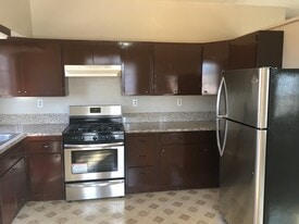 15756 Meseta Rd in Victorville, CA - Building Photo