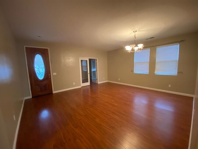 2223 N Riesling Ave in Hanford, CA - Building Photo - Building Photo