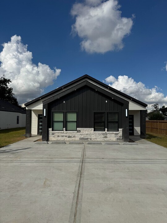 7811 Sandra St in Houston, TX - Building Photo