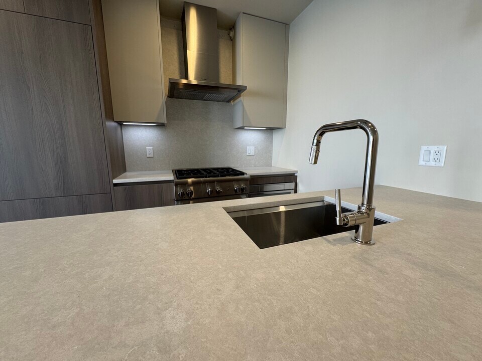 300 Franklin St, Unit 2 in Cambridge, MA - Building Photo