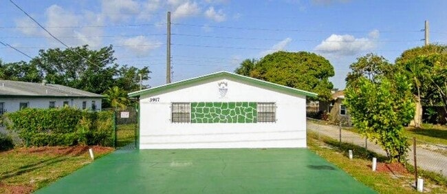 3917 Windsor Ave, Unit #B