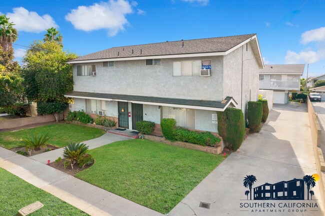 8062 Alameda St in Downey, CA - Building Photo - Primary Photo