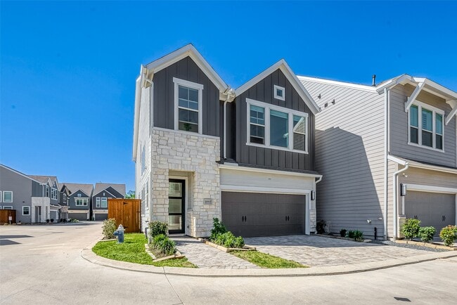 10915 Brambling Wood Dr