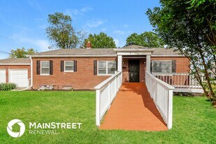 7 N Irwin St in Indianapolis, IN - Building Photo