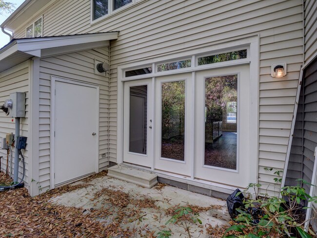 5813 Wrightsville Ave in Wilmington, NC - Building Photo - Building Photo