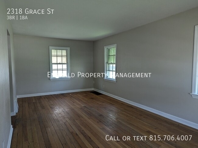 2318 Grace St in Rockford, IL - Building Photo - Building Photo