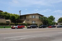 Building Photo - 4538 Clairemont Dr Apartamentos in San Diego, California
