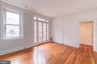 2115 N 63rd St in Philadelphia, PA - Building Photo