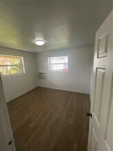 1465 W 28th St in Hialeah, FL - Building Photo - Building Photo