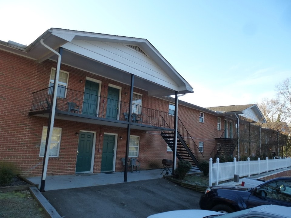 Oakhill Apartments in Knoxville, TN - Foto de edificio