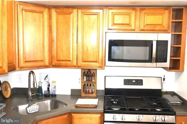 property at 5934 Mayflower Ct