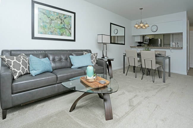 Laurel Valley Apartments in Sterling Heights, MI - Building Photo - Interior Photo