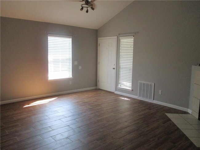 2203 Chanel St in Siloam Springs, AR - Building Photo - Building Photo