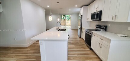 3620 Thomas Ave in Miami, FL - Building Photo - Building Photo