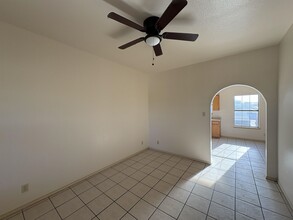 4419 Springfield Ave in Laredo, TX - Foto de edificio - Building Photo