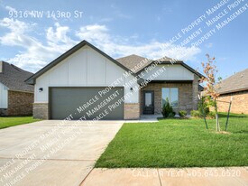9316 NW 143rd St in Yukon, OK - Building Photo
