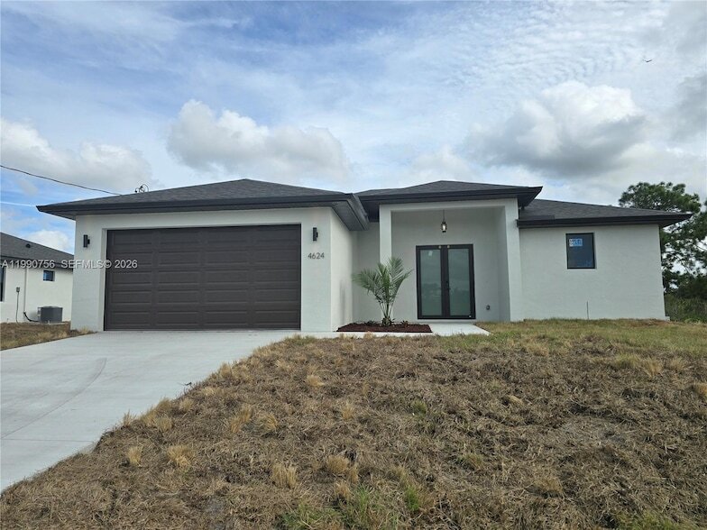 4624 Connie Ave N in Lehigh Acres, FL - Building Photo