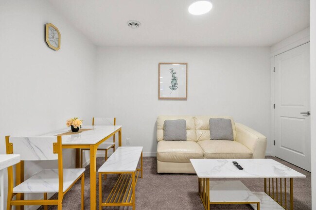 226 Magnolia Way SE in Calgary, AB - Building Photo - Building Photo