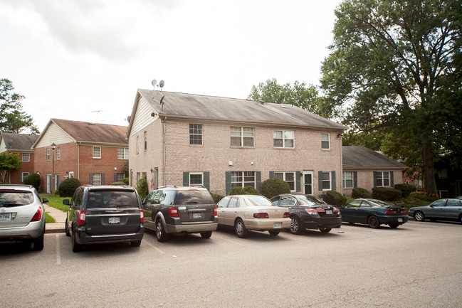 Terrace Townhomes at Gunston in Lorton, VA - Foto de edificio - Building Photo