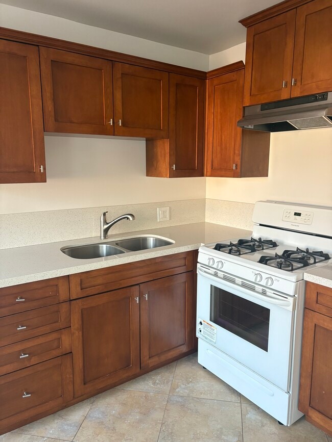 414 E Elk Ave, Unit A