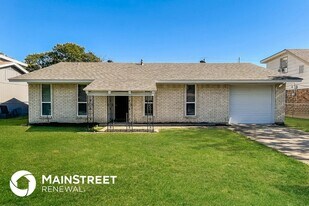 12920 Spring Oak Dr in Balch Springs, TX - Building Photo