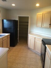 6003 Ironmill Creek in Converse, TX - Building Photo - Building Photo