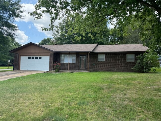 property at 2308 Lynn St