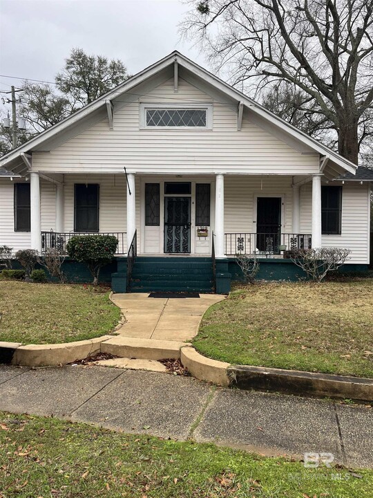 1709 Dr Martin Luther King Jr Ave in Mobile, AL - Foto de edificio