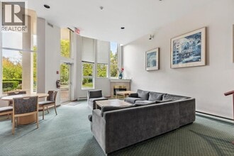 7108 Edmonds St in Burnaby, BC - Building Photo - Building Photo