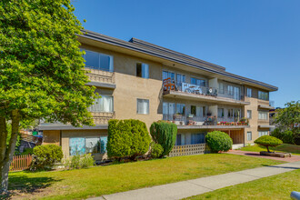 8686 Selkirk St in Vancouver, BC - Building Photo - Primary Photo