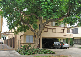 3326 S Canfield Ave in Los Angeles, CA - Foto de edificio - Building Photo