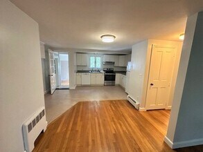 34 Coyne Rd in Newton, MA - Building Photo - Building Photo