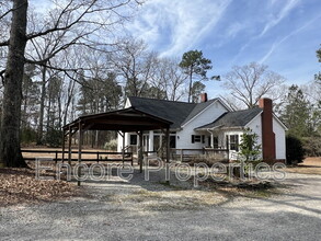 2028 N Main St in Fuquay Varina, NC - Building Photo - Building Photo