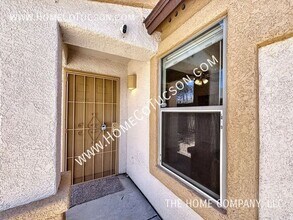 5267 S Camino Laguna Seca in Tucson, AZ - Building Photo - Building Photo