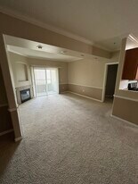 7647 Mission Gorge Rd in San Diego, CA - Building Photo