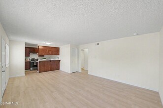1670 Calle Diamonte in Thousand Oaks, CA - Building Photo - Building Photo