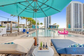 4010 S Ocean Dr in Hollywood, FL - Building Photo - Building Photo