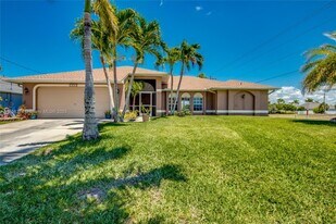 1601 SW 19th St in Cape Coral, FL - Building Photo