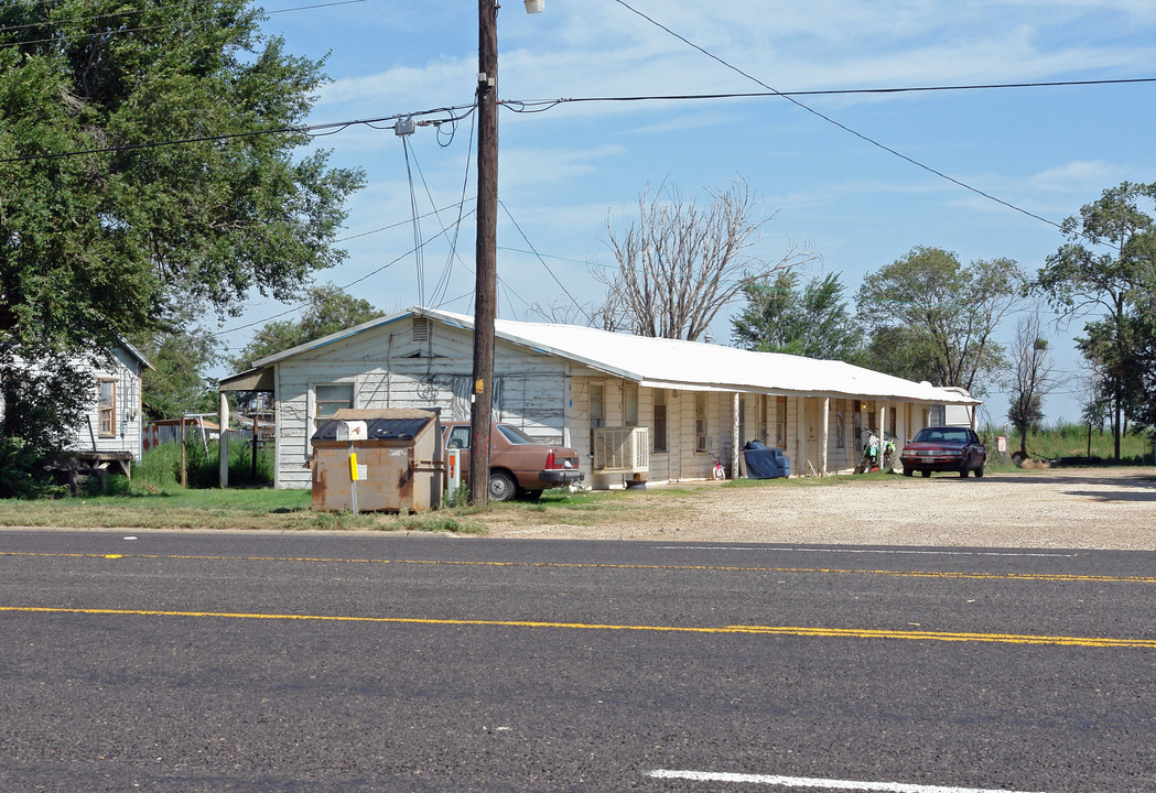 2413 E 5th St in Plainview, TX - Building Photo