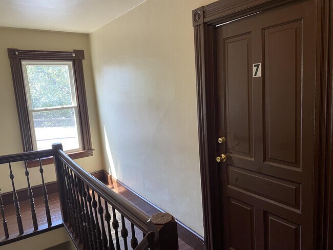 722 E King St-Unit -Room 7 in Lancaster, PA - Foto de edificio - Building Photo