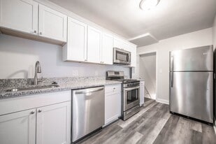 8552 Hydra Ln in Baltimore, MD - Building Photo