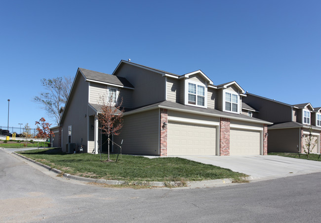 1500 E 24th St in Lawrence, KS - Foto de edificio - Building Photo