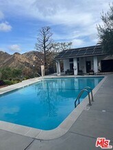 1593 Michael Ln in Los Angeles, CA - Building Photo - Building Photo